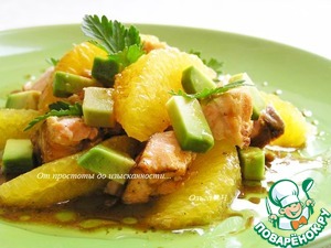 Салат с лососем, апельсином и авокадо Салат с лососем, апельсином и авокадо