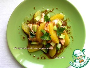 Салат с лососем, апельсином и авокадо Салат с лососем, апельсином и авокадо