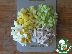 Салат с маринованными опятами и курицей