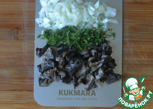 Салат с маринованными опятами и курицей