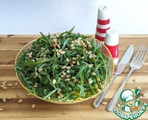 Салат с моцареллой, манго и руколой Салат с моцареллой, манго и руколой