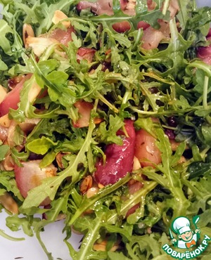 Салат с нектаринами и миндалём Салат с нектаринами и миндалём