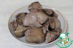 Салат с печенью и фасолью