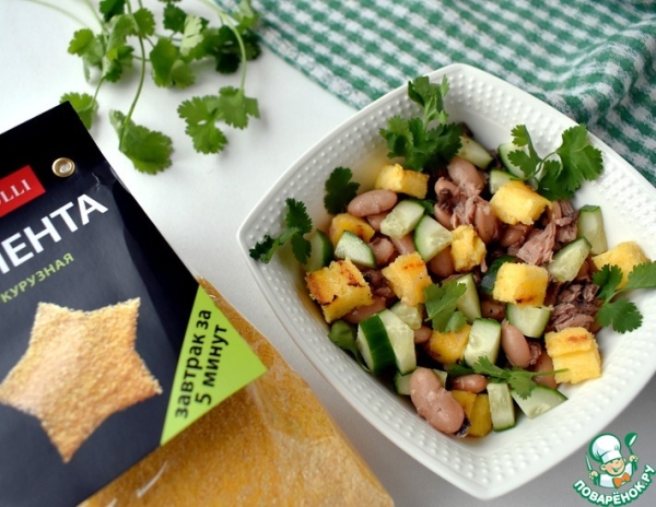 Салат с полентой и тунцом