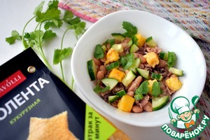 Салат с полентой и тунцом