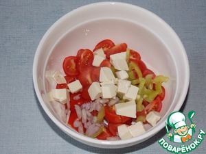 Салат с помидорами черри и сыром Салат с помидорами черри и сыром