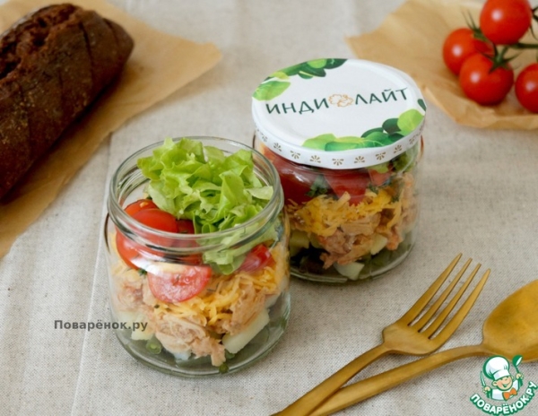 Салат с тушёнкой из индейки