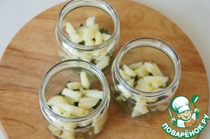 Салат с тушёнкой из индейки