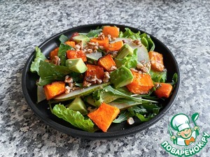 Салат с запечённой тыквой, грушей и авокадо Салат с запечённой тыквой, грушей и авокадо