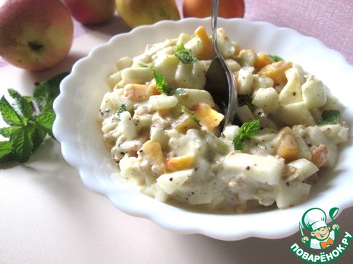 Салат с заправкой из сметаны и киви Салат с заправкой из сметаны и киви