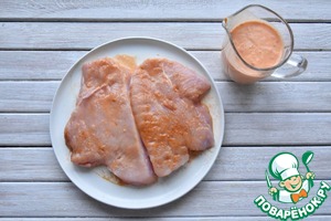 Салат с жареной индейкой и томатной заправкой Салат с жареной индейкой и томатной заправкой