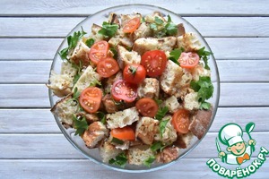 Салат с жареной индейкой и томатной заправкой Салат с жареной индейкой и томатной заправкой