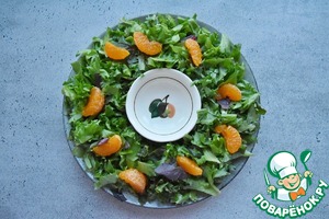 Салат венок с сыровяленой индейкой