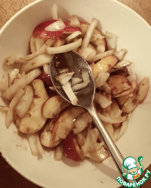 Сэндвич с колбасками и яблоками