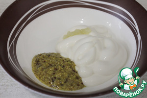 Сэндвич с курицей и глазуньей