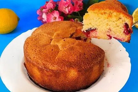 Шарлотка со сливами Шарлотка со сливами