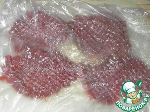 Шницель с яблоком и мятным сиропом