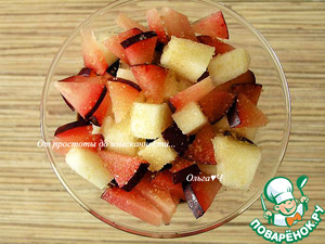 Шоколадно-дынный десерт со сливой