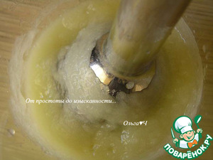 Шоколадно-дынный десерт со сливой