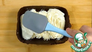 Шоколадный десерт с нежным творожным кремом