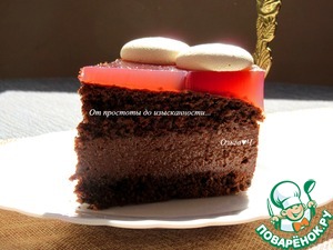 Шоколадный торт с ягодным желе