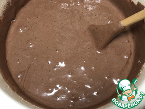 Шоколадный торт с вишней