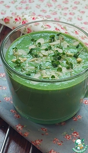 Шпинатный смузи с бананом и кефиром Шпинатный смузи с бананом и кефиром