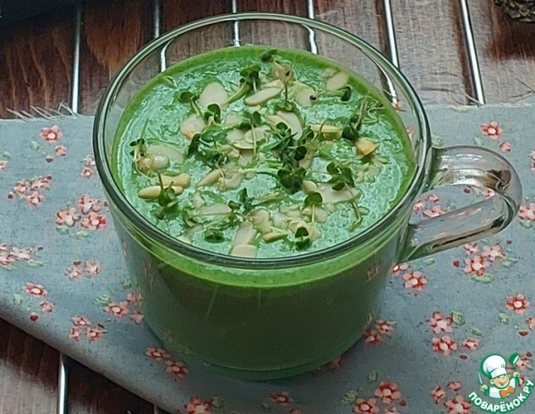 Шпинатный смузи с бананом и кефиром Шпинатный смузи с бананом и кефиром