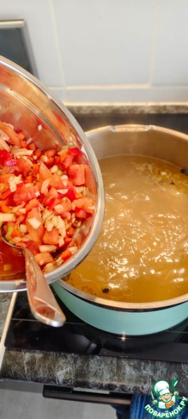 Шурпа с нутом и сельдереем