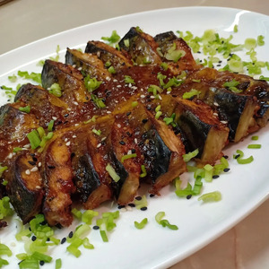 Скумбрия в двух маринадах