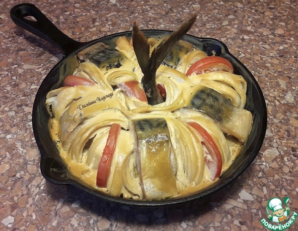 Скумбрия в маринаде на луковой подушке Скумбрия в маринаде на луковой подушке