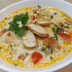 Сливочный суп с курицей и макаронами Сливочный суп с курицей и макаронами