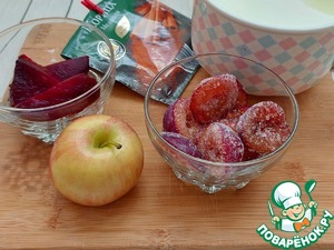 Сливовый йогурт с яблоком и свеклой Сливовый йогурт с яблоком и свеклой