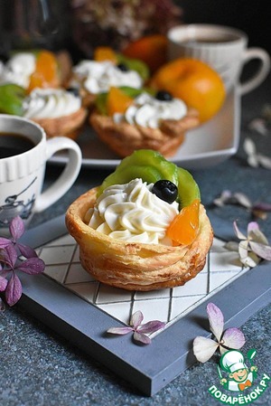 Слоеные корзиночки с чизкейком Слоеные корзиночки с чизкейком