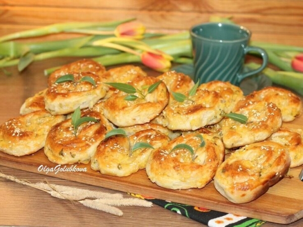 Слоеные пирожки с начинкой Слоеные пирожки с начинкой