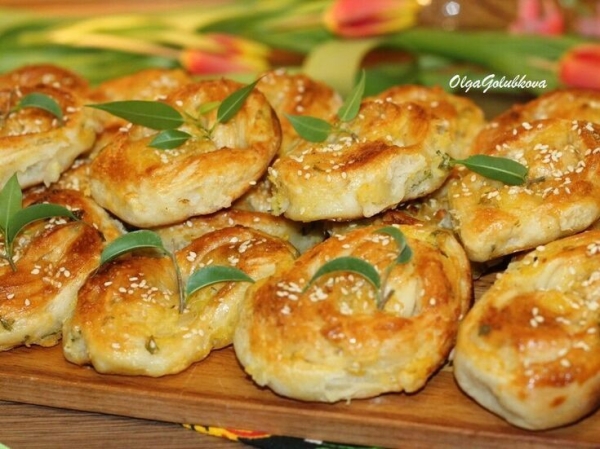 Слоеные пирожки с начинкой Слоеные пирожки с начинкой