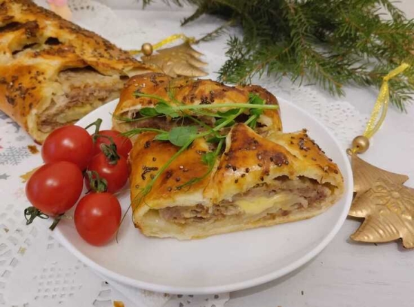 Слоеный пирог с мясом и сыром Слоеный пирог с мясом и сыром