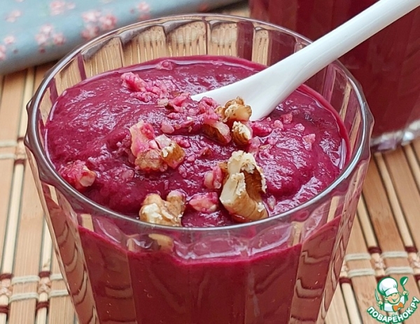 Смузи "Две свеклы" с сельдереем Смузи "Две свеклы" с сельдереем