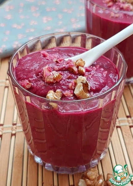 Смузи "Две свеклы" с сельдереем Смузи "Две свеклы" с сельдереем