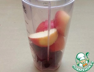 Смузи "Две свеклы" с сельдереем Смузи "Две свеклы" с сельдереем