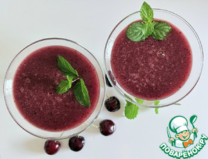Смузи из арбуза и вишни Смузи из арбуза и вишни