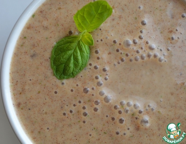 Смузи из банана с финиками Смузи из банана с финиками