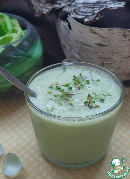 Смузи из стеблей листовой зелени Смузи из стеблей листовой зелени