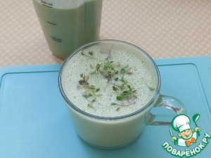 Смузи из стеблей листовой зелени Смузи из стеблей листовой зелени