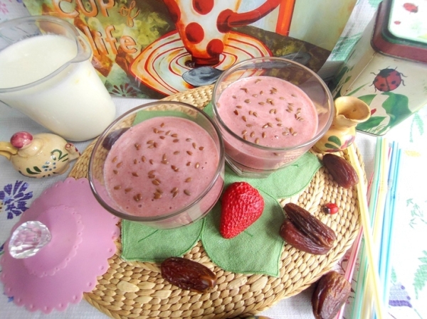 Смузи клубничный на кефире Смузи клубничный на кефире