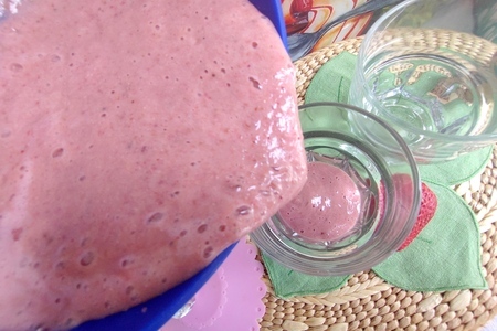 Смузи клубничный на кефире Смузи клубничный на кефире