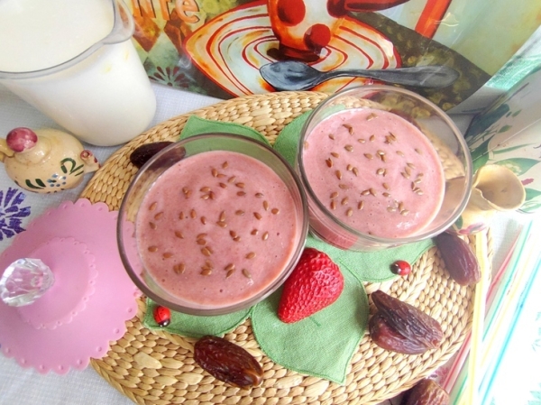 Смузи клубничный на кефире Смузи клубничный на кефире