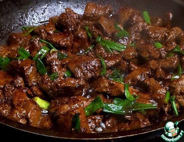 Сочная говяжья печень с луком Сочная говяжья печень с луком