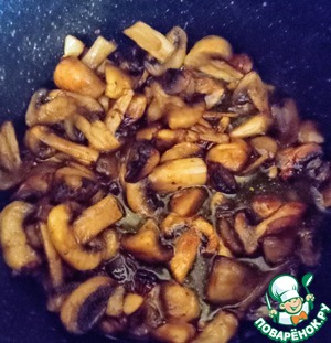 Сочные шампиньоны, маринованные с ароматными овощами Сочные шампиньоны, маринованные с ароматными овощами