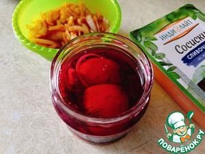 Сосиски с маринованными яйцами и луком Сосиски с маринованными яйцами и луком